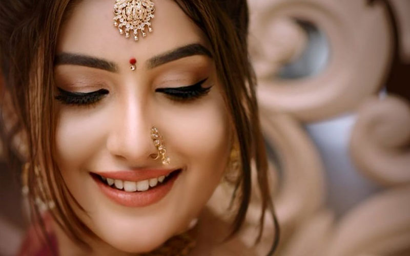 Classic Engagement Makeup Artist Services In Delhi