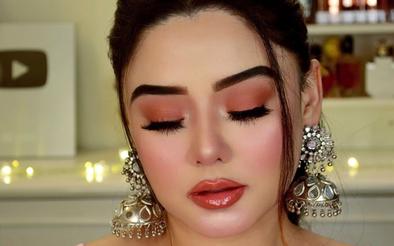 Advance Party Makeup Artist Services In Delhi