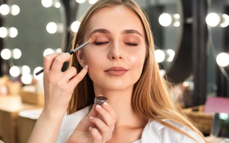 Basic Makeup Combo Services In Delhi